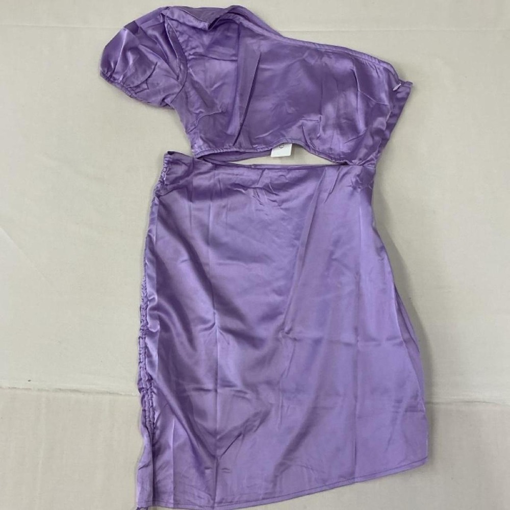 Cute lavender satin two-piece‎ set